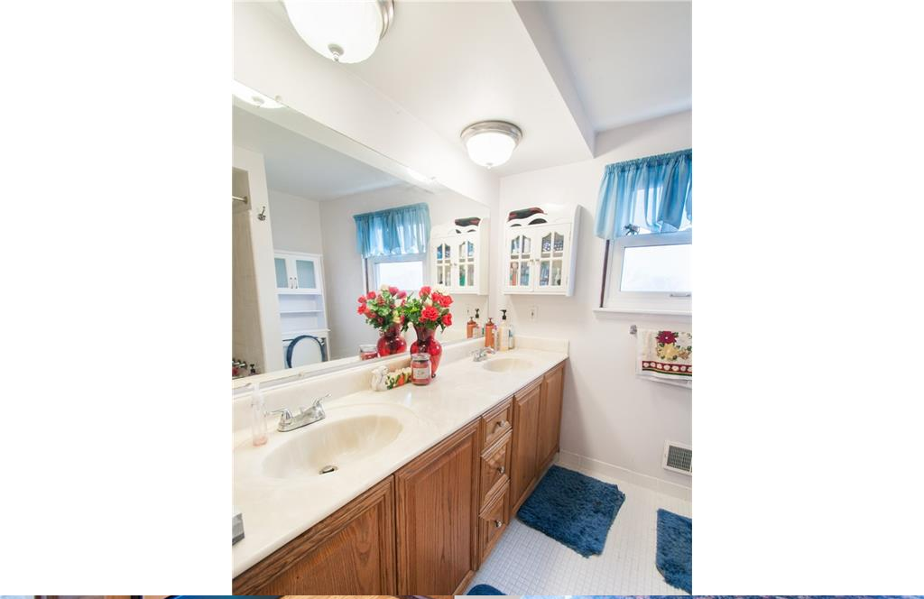 36538 Saxony Rd, Farmington Livonia